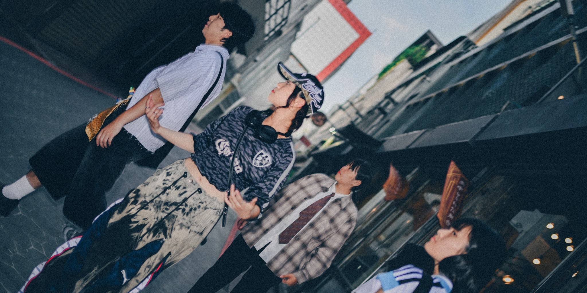 東海大學工設系第35屆系學會主視覺海報